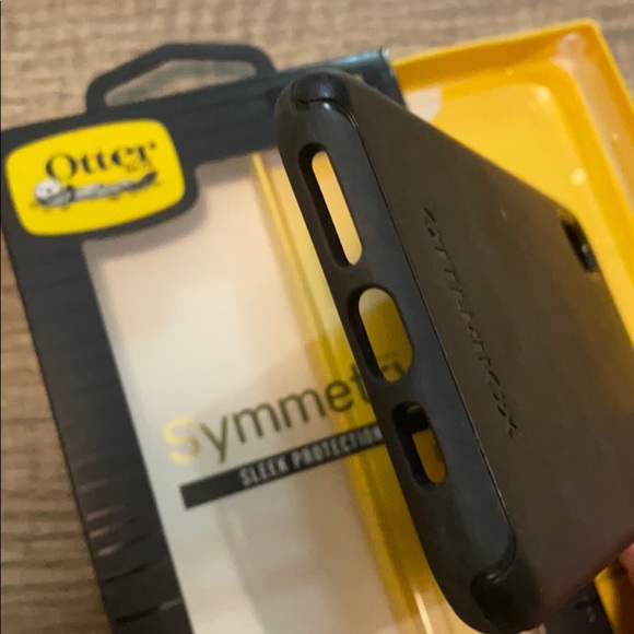 OtterBox iPhone XS Max Black Symmetry Case - Picture 6 of 6